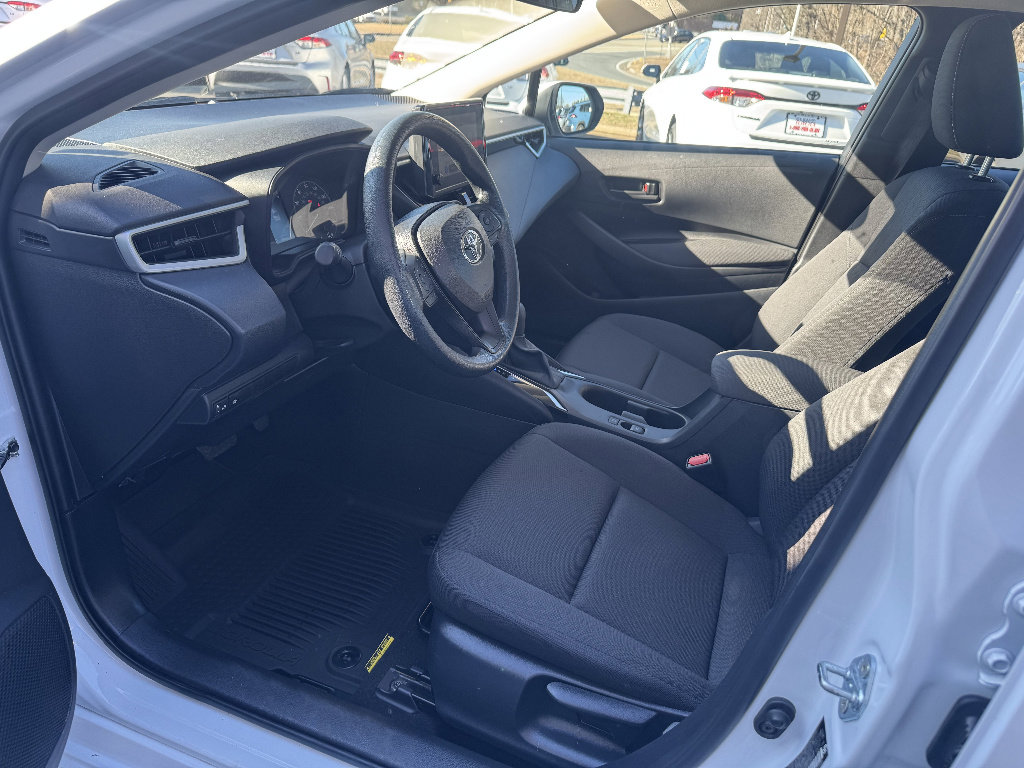 Used 2025 Toyota Corolla LE image 8