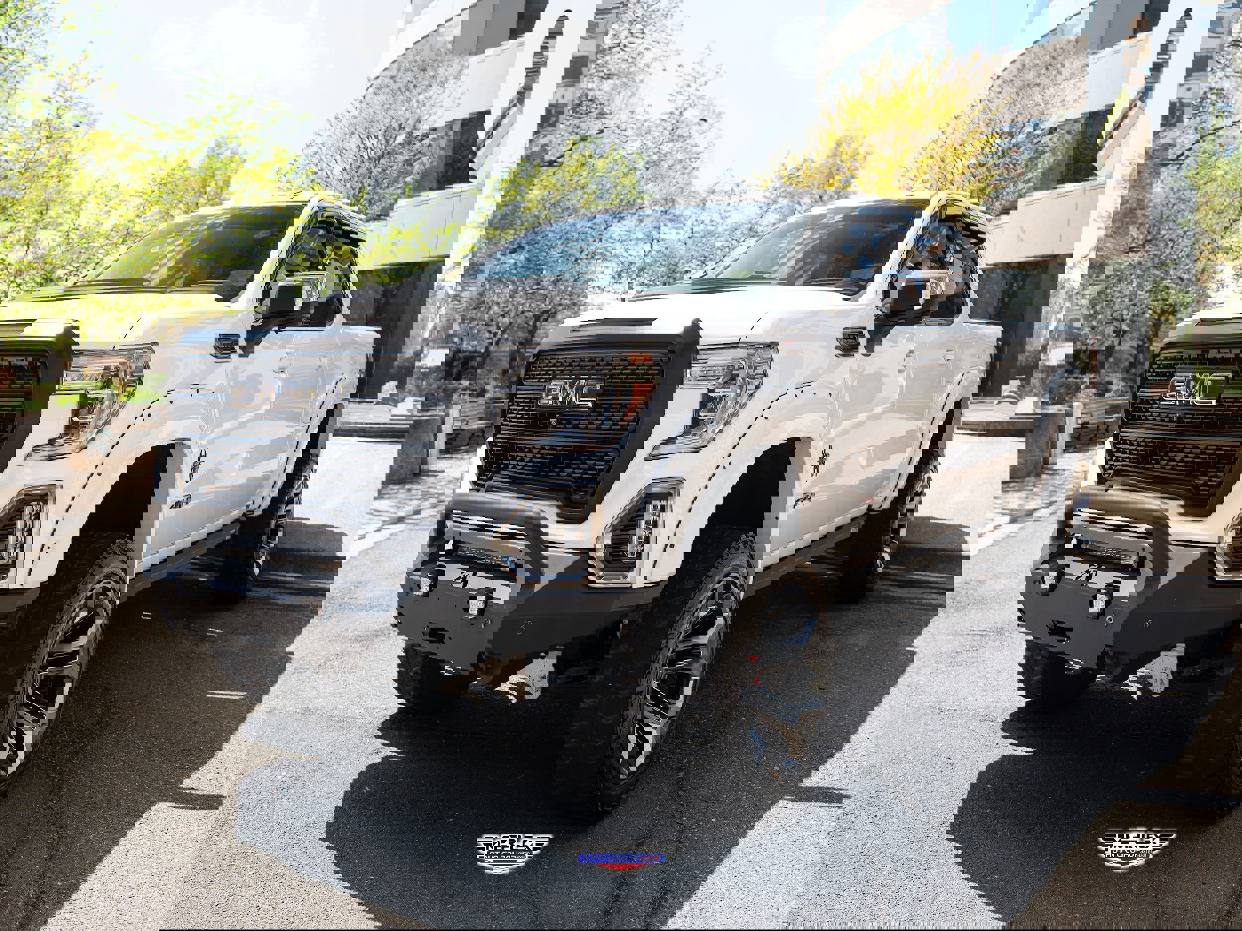 Used 2020 GMC Sierra 1500 AT4 w/ AT4 Premium Package image 3