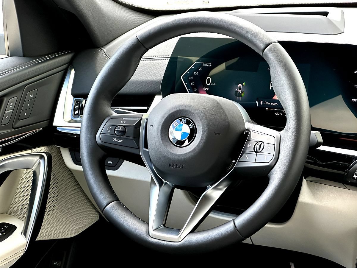 New 2026 BMW X2 xDrive28i w/ Technology Package AWD/4WD image 21