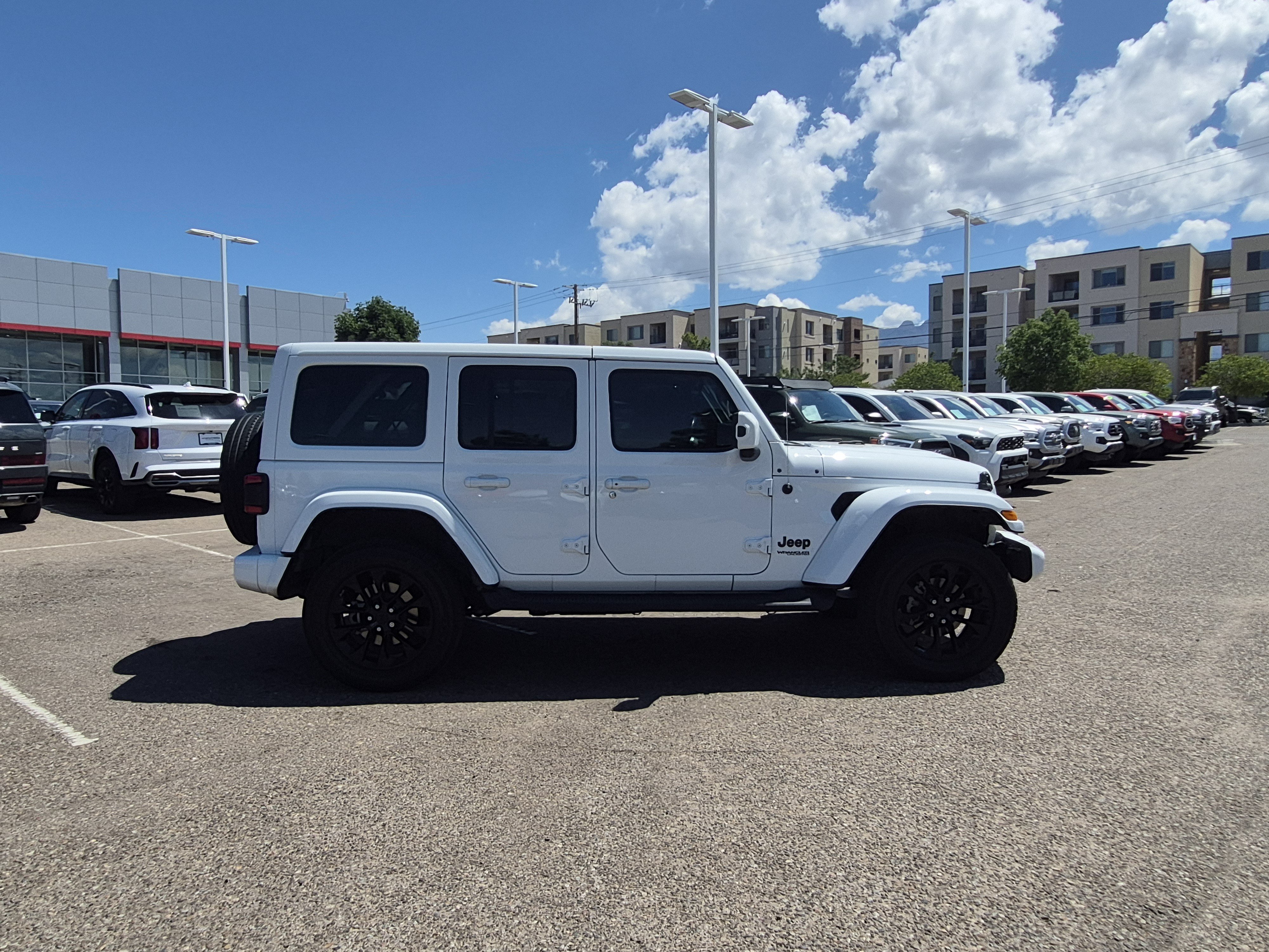 Used 2021 Jeep Wrangler Unlimited Sahara AWD/4WD image 6