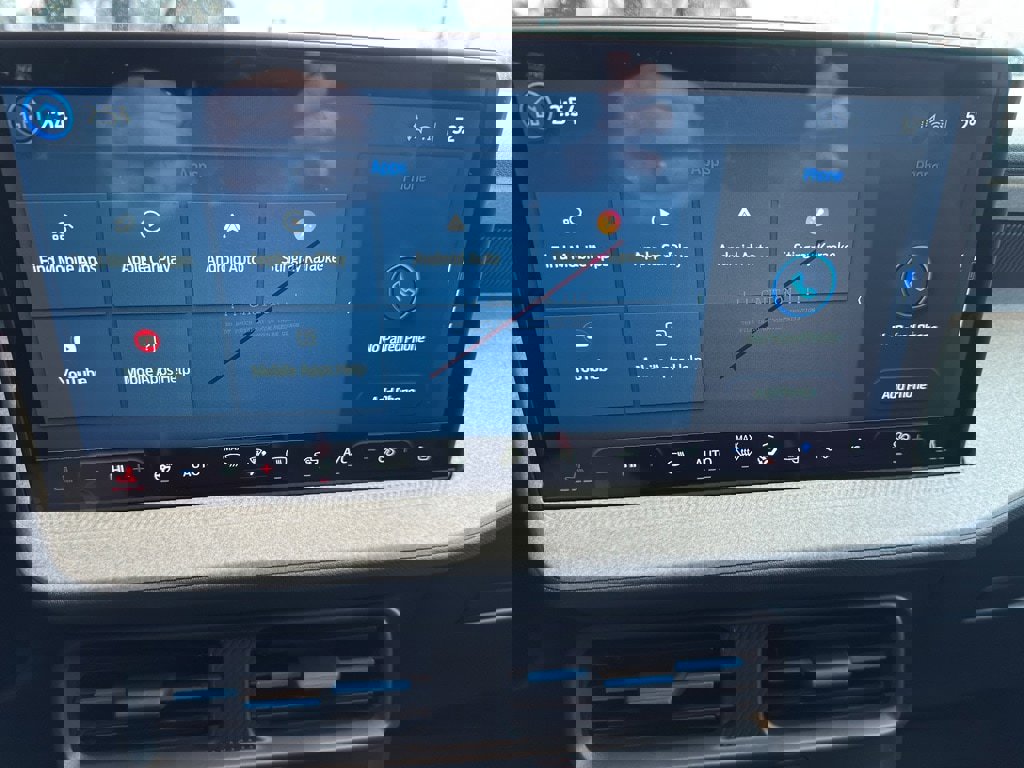 New 2026 Ford Maverick XLT w/ XLT Luxury Package image 37