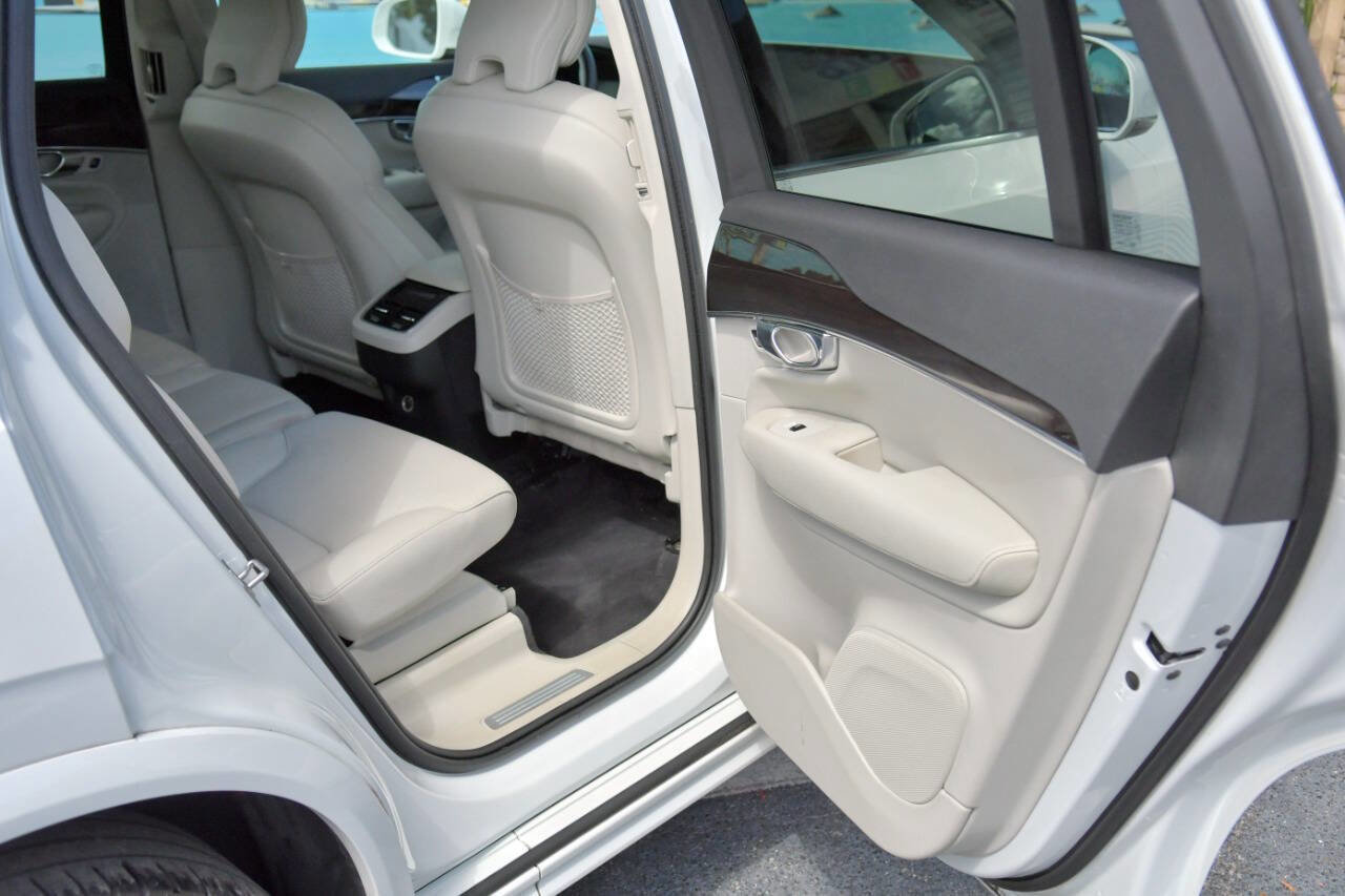 Used 2019 Volvo XC90 T5 Momentum w/ Protection Package Premier AWD/4WD image 32
