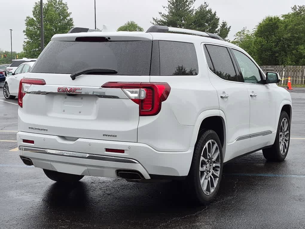 Used 2023 GMC Acadia Denali w/ Denali Ultimate Package AWD/4WD image 3