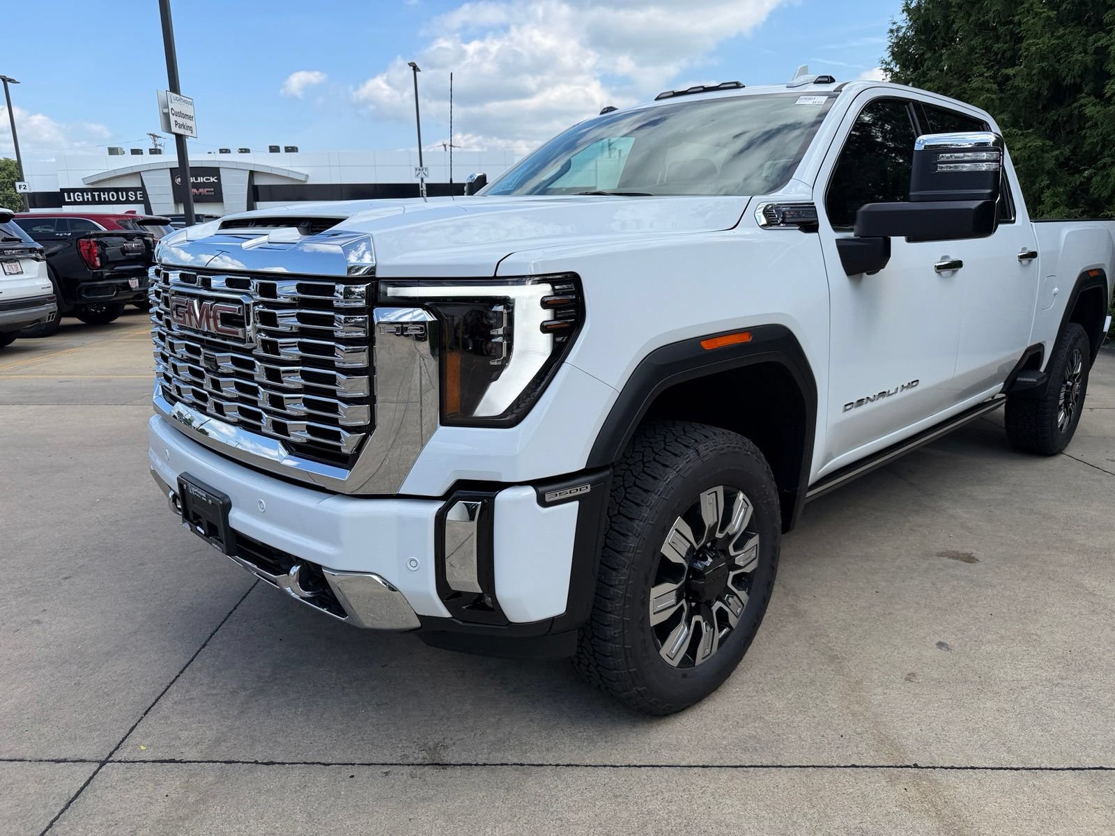 New 2026 GMC Sierra 3500 Denali w/ Denali Reserve Package AWD/4WD image 7