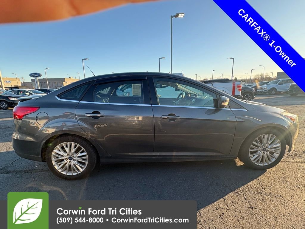 Used 2015 Ford Focus Titanium image 11