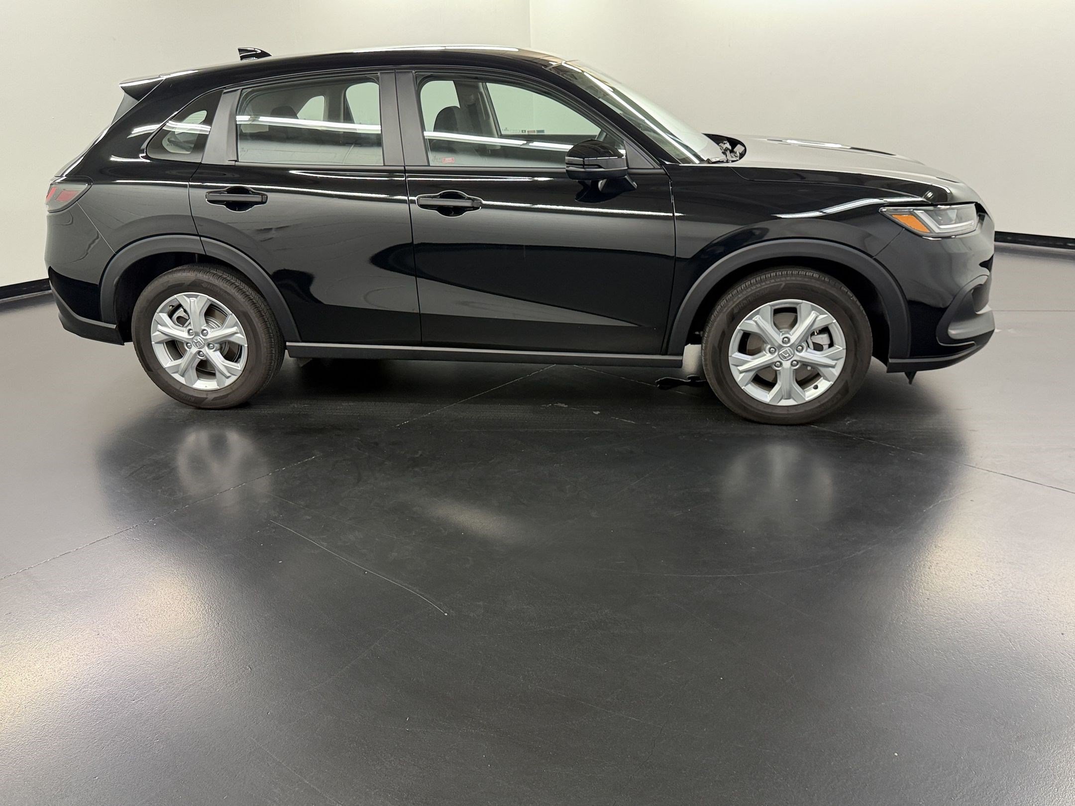 Certified 2025 Honda HR-V LX image 8