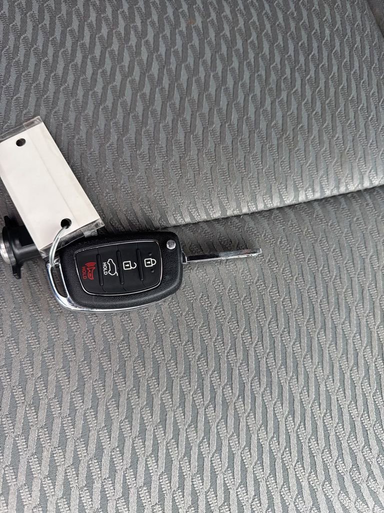 Used 2016 Hyundai Santa Fe Sport image 24