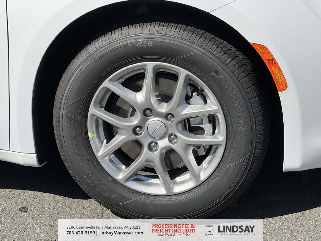 New 2027 Chrysler Pacifica LX FWD image 9