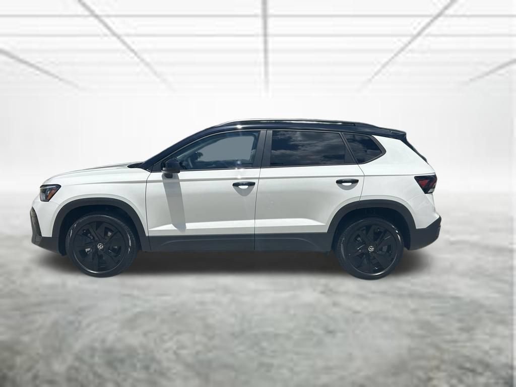 New 2026 Volkswagen Taos SE FWD image 3