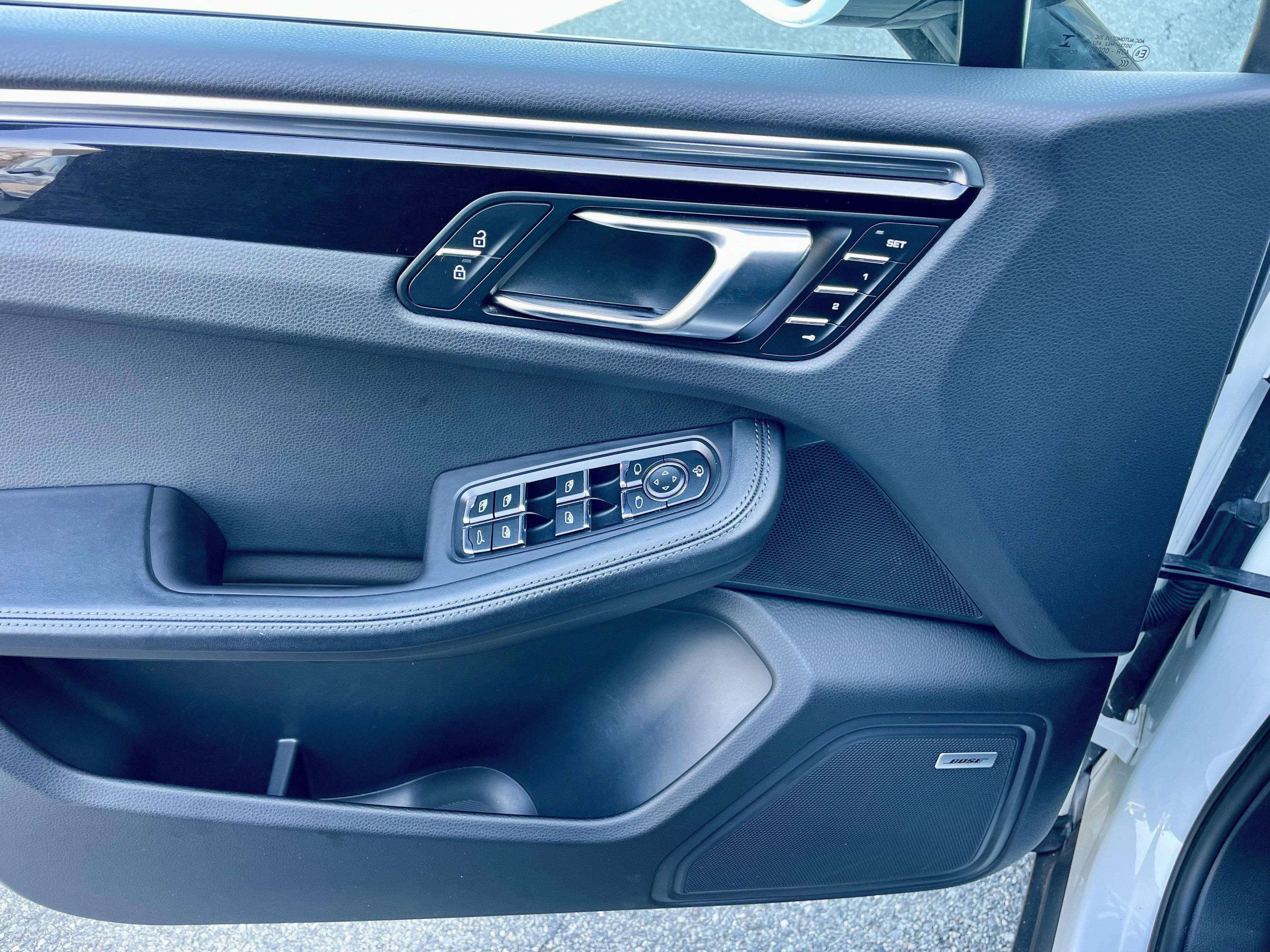 Used 2022 Porsche Macan image 12