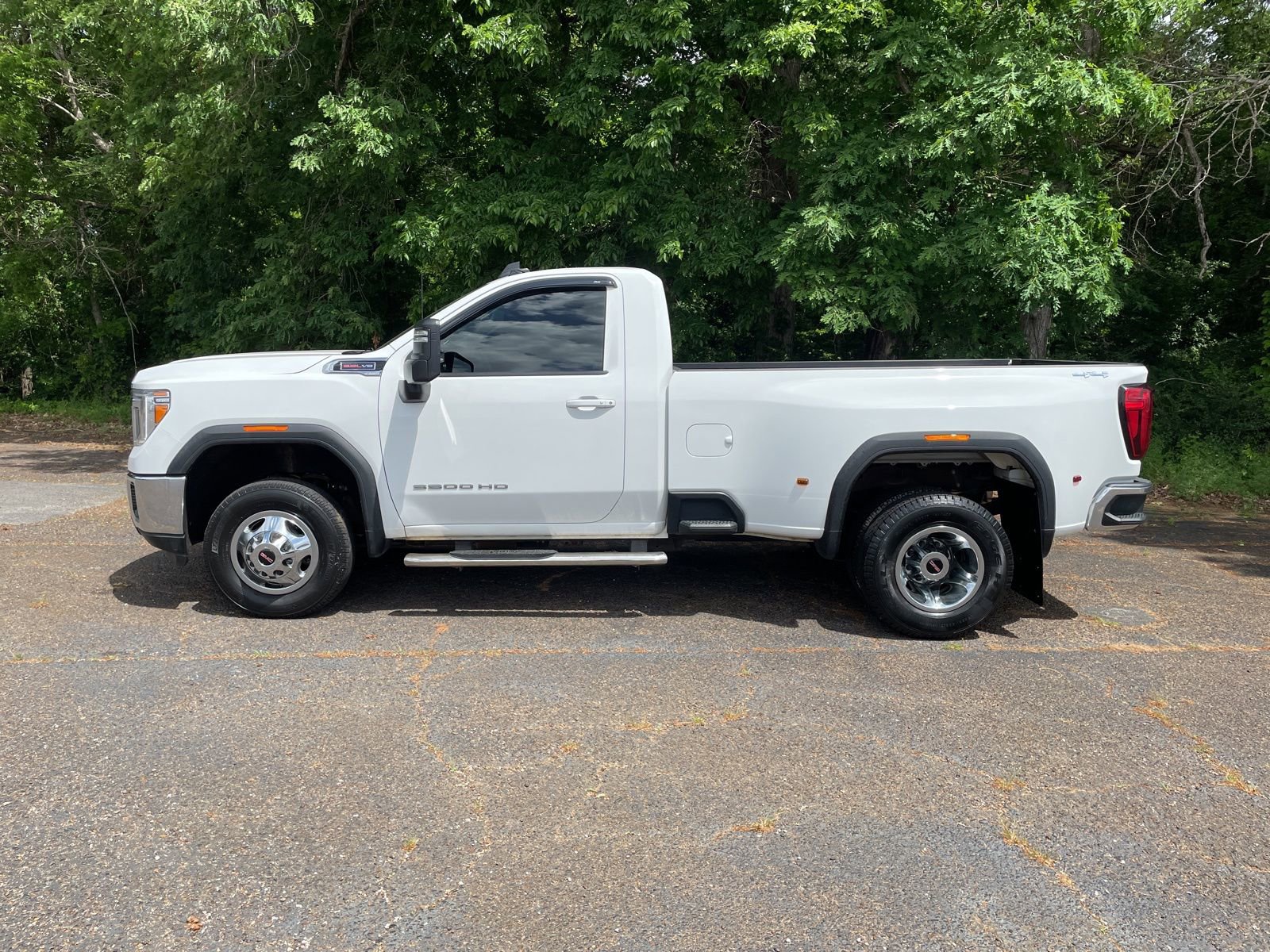 Used 2022 GMC Sierra 3500 SLE w/ SLE Convenience Package AWD/4WD image 2