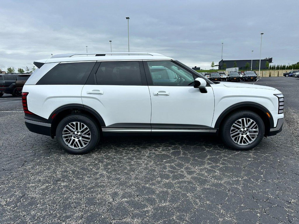 Used 2026 Hyundai Palisade SEL FWD image 2