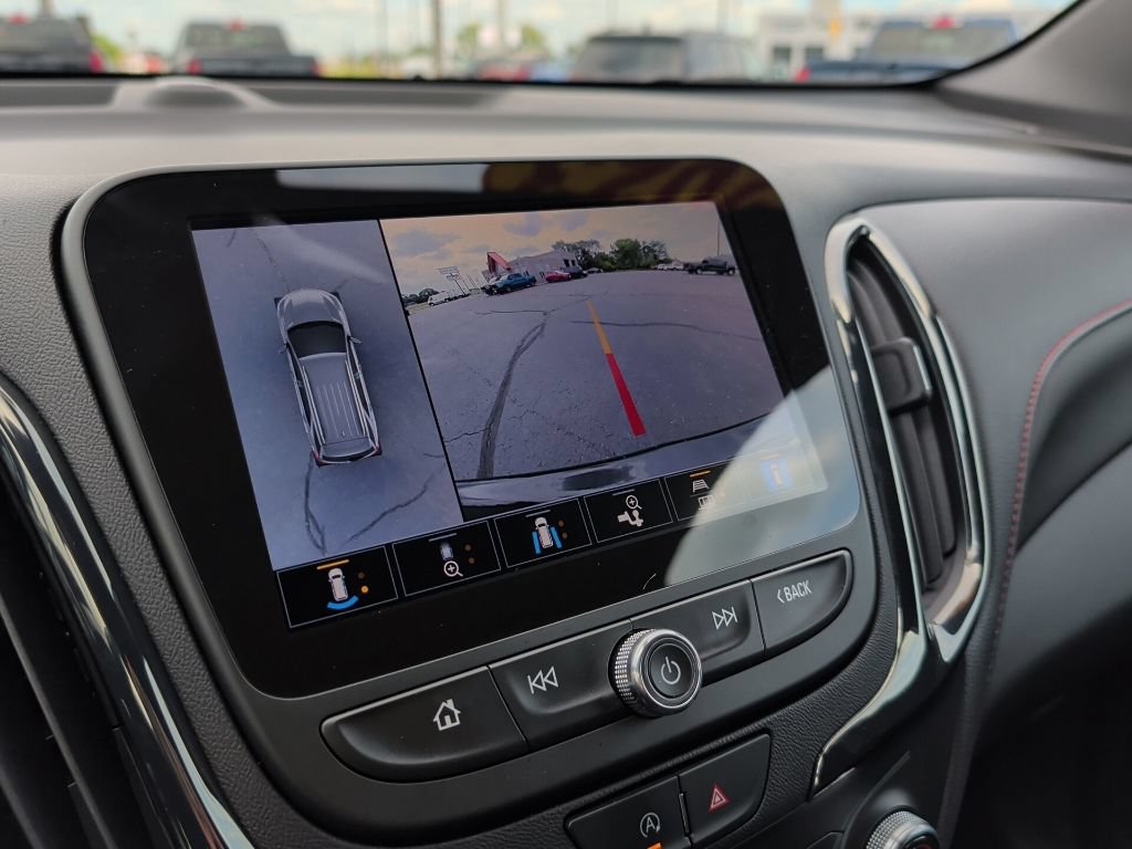 Used 2023 Chevrolet Equinox RS AWD/4WD image 14