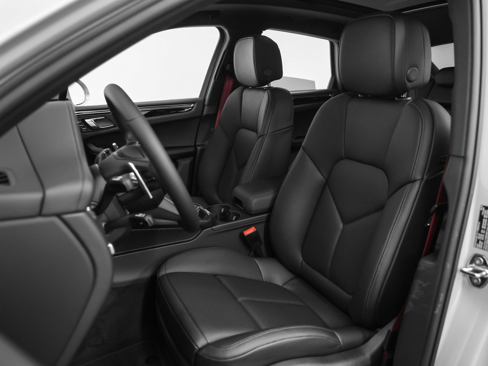 New 2026 Porsche Macan image 5