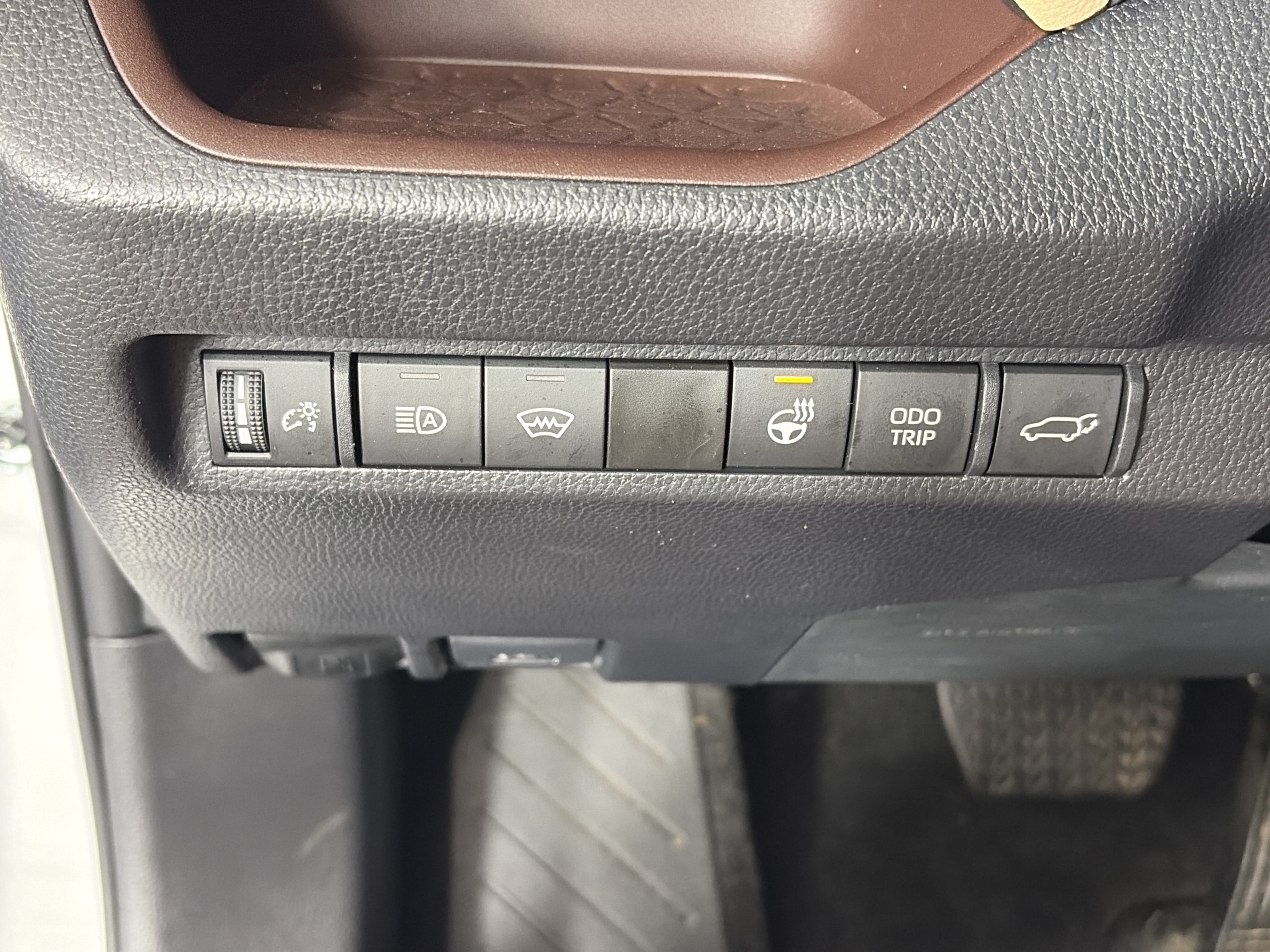 Used 2024 Toyota RAV4 Limited w/ Weather Package AWD/4WD image 29