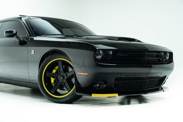 Used 2021 Dodge Challenger R/T Scat Pack RWD image 4