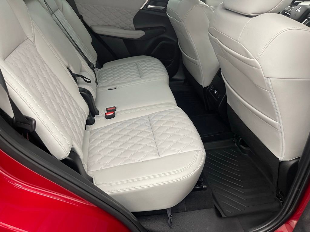 Used 2023 Mitsubishi Outlander SEL image 30