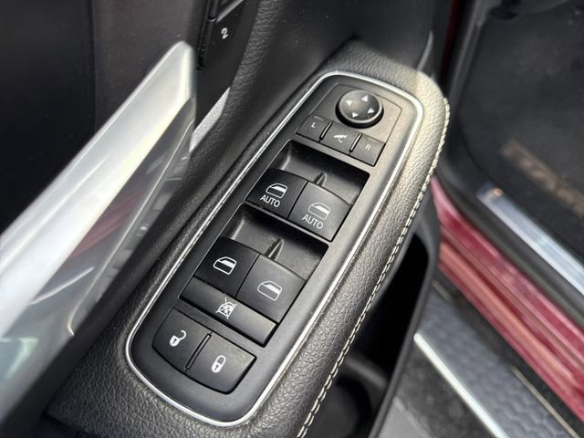 Used 2019 RAM 1500 Laramie AWD/4WD image 25