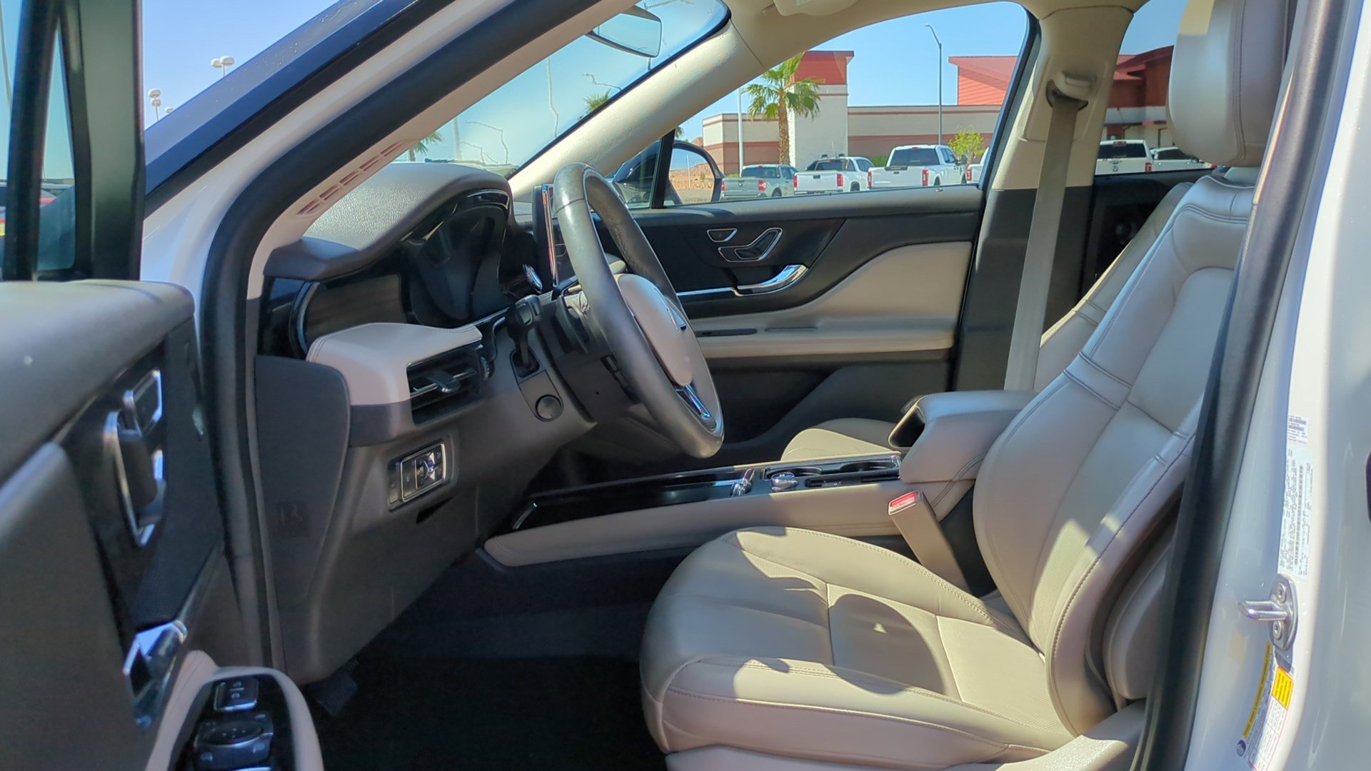 Used 2020 Lincoln Corsair Reserve w/ Equipment Group 201A image 15