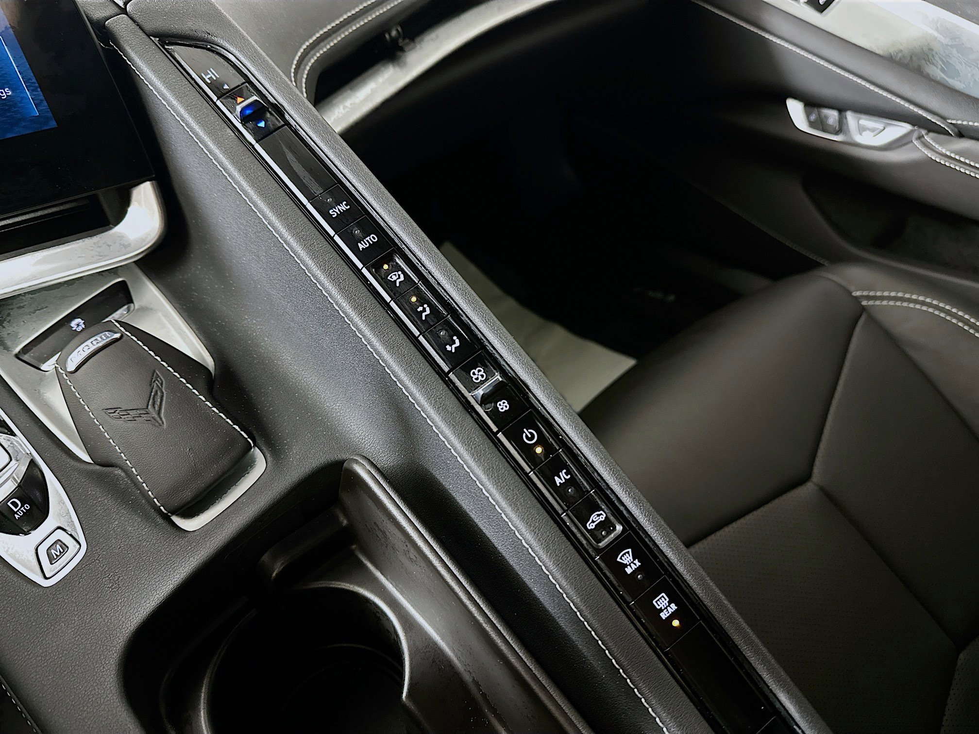 Used 2024 Chevrolet Corvette Stingray Coupe w/ Z51 Performance Package image 15