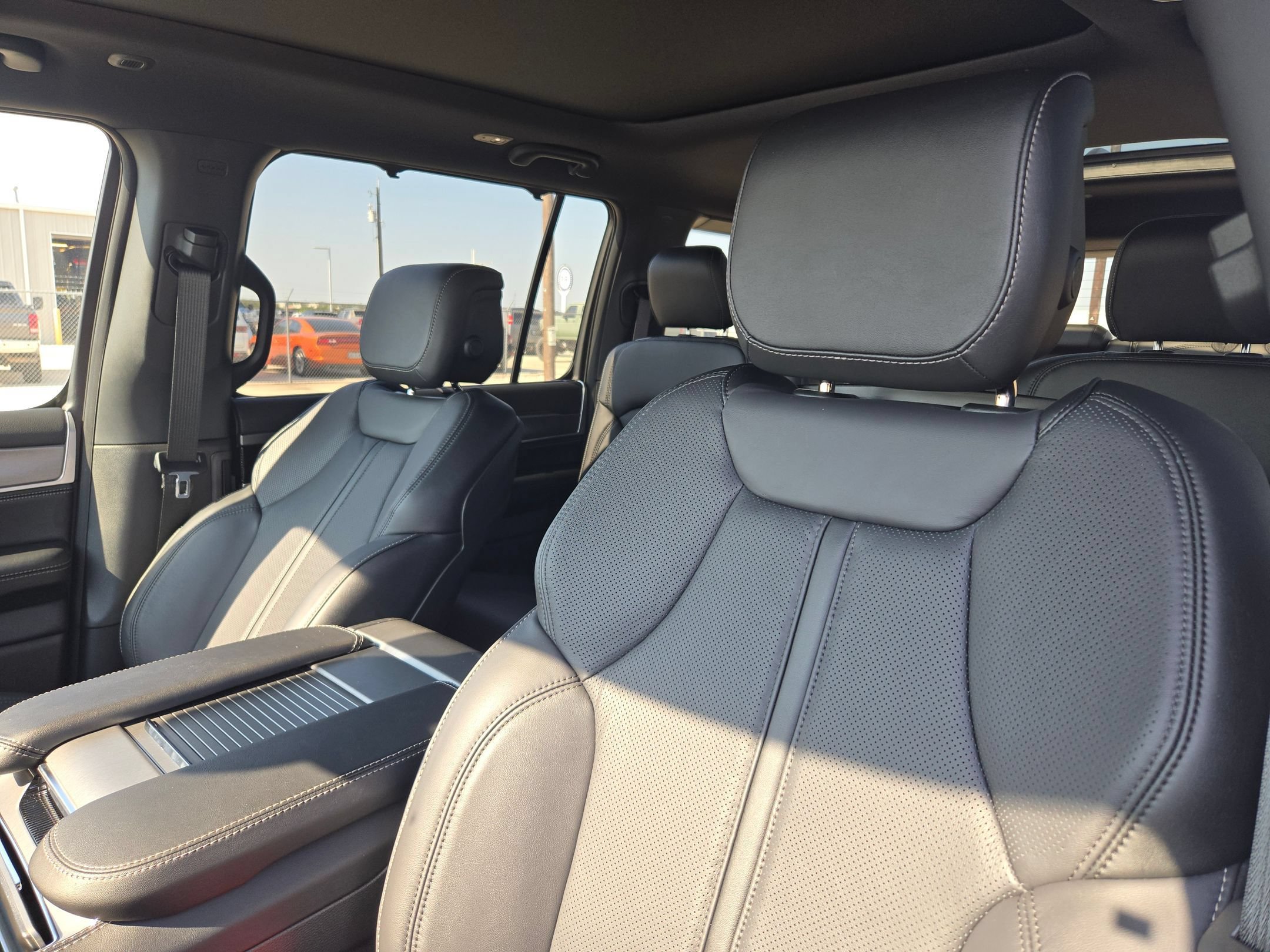 New 2026 Jeep Grand Wagoneer Limited AWD/4WD image 9