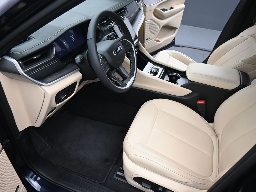 Used 2024 Jeep Grand Cherokee L Limited w/ Trailer Tow Package image 9