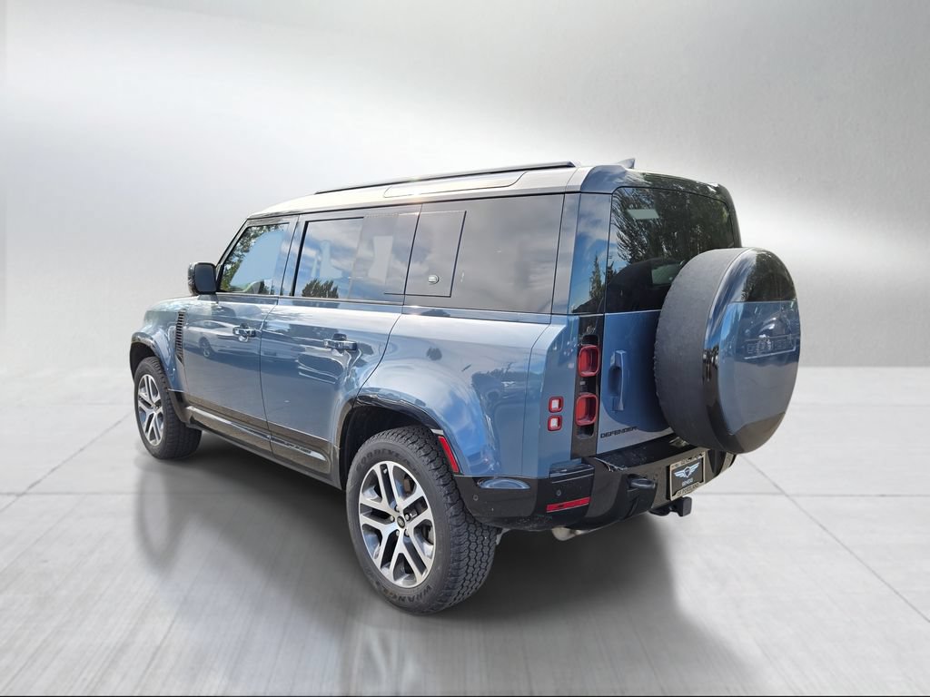 Used 2024 Land Rover Defender 110 X-Dynamic SE AWD/4WD image 5