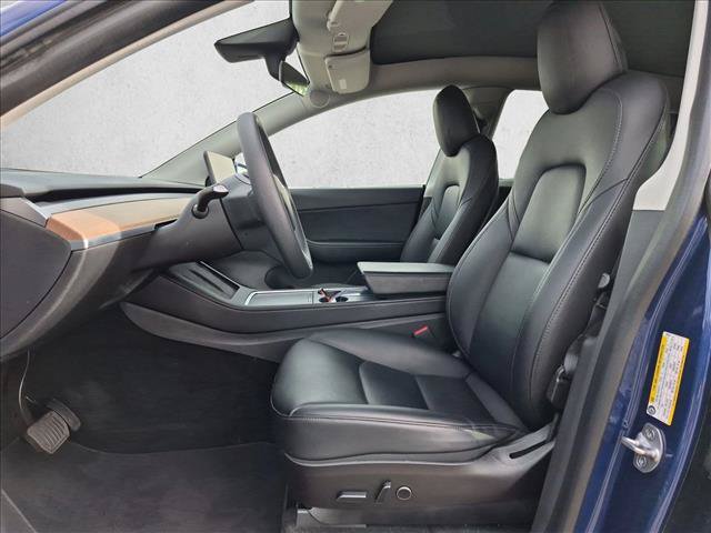 Used 2022 Tesla Model Y Long Range AWD/4WD image 16