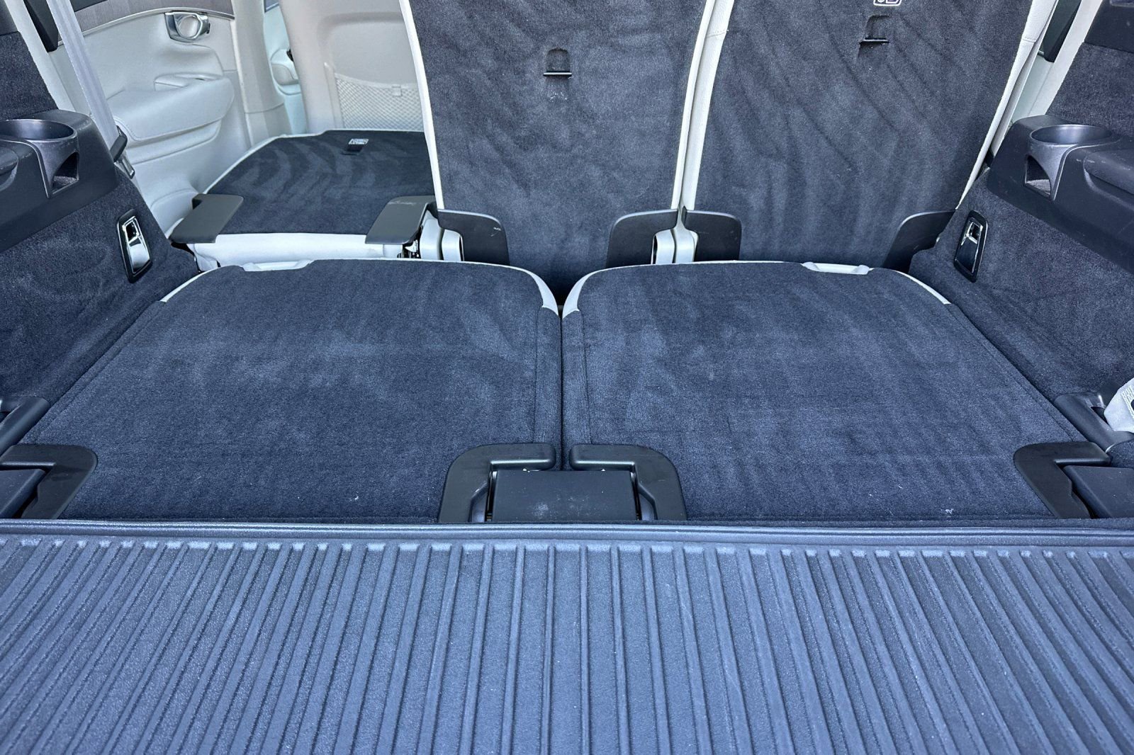 Used 2023 Volvo XC90 T8 Core image 18