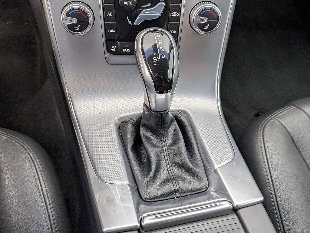 Used 2017 Volvo V60 T5 Premier w/ Convenience Package image 28