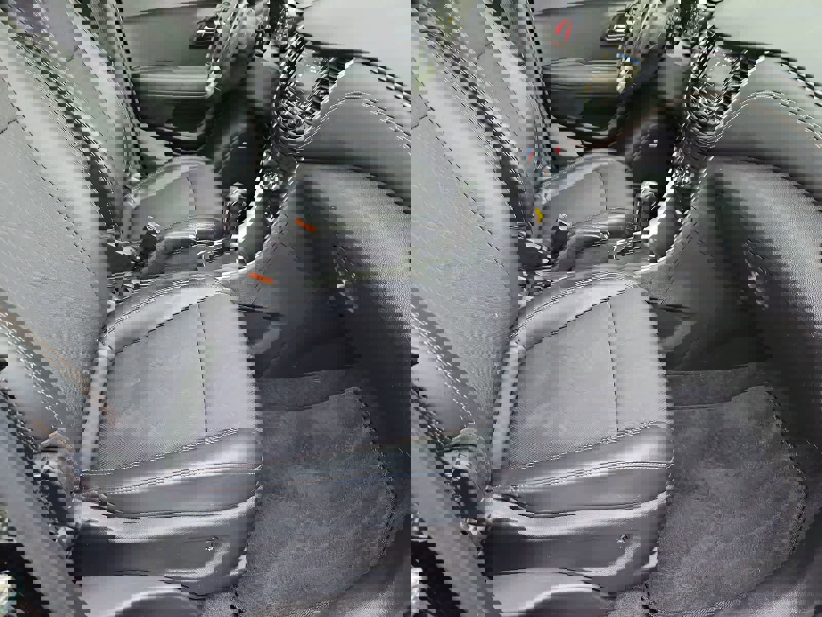 Used 2020 Chevrolet Trax LT w/ Sun & Sound Package AWD/4WD image 21