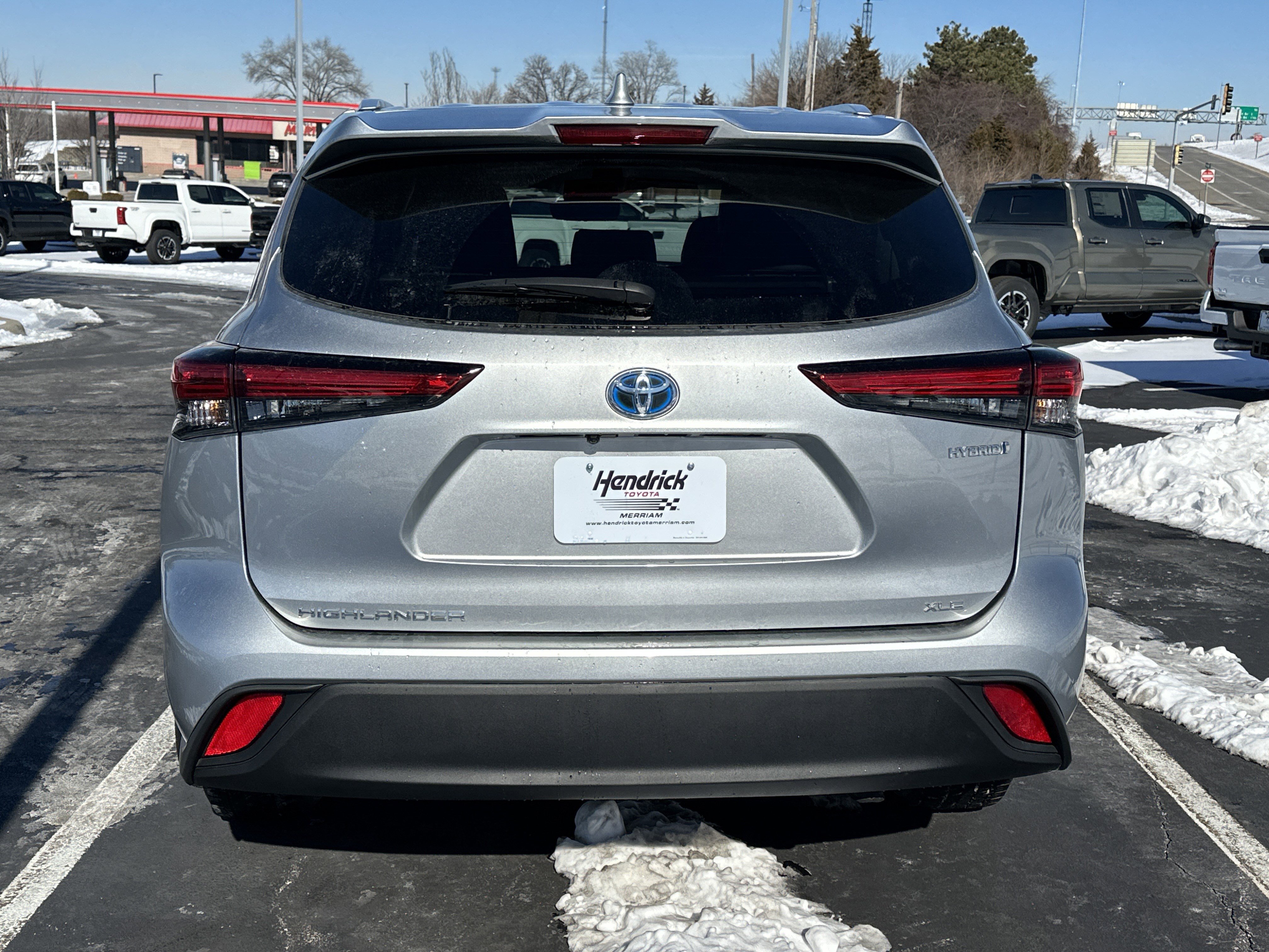 Used 2022 Toyota Highlander XLE image 9