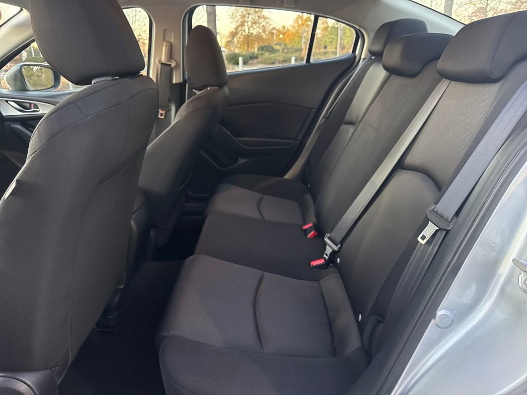 Used 2018 MAZDA MAZDA3 Sport image 26