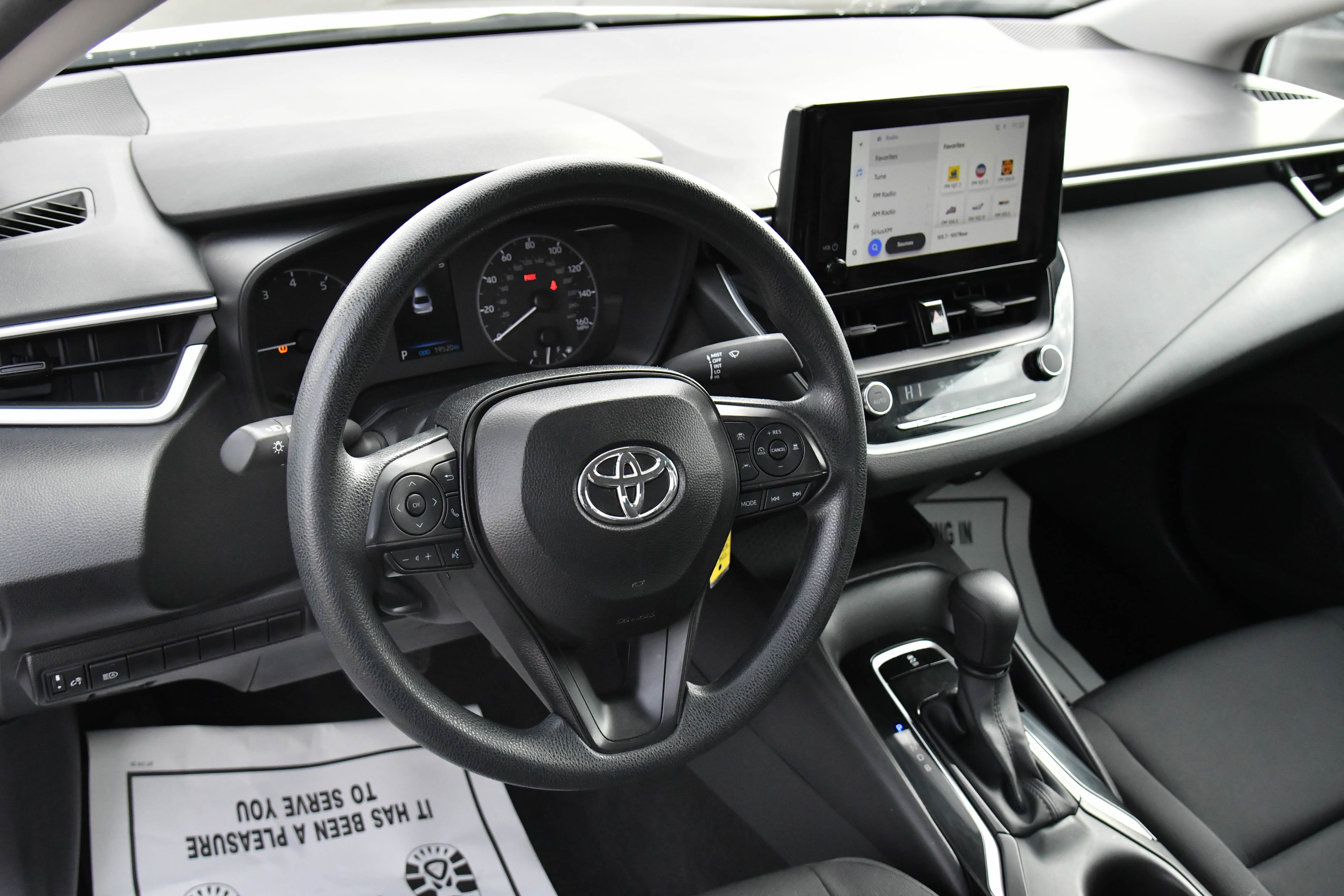 Used 2025 Toyota Corolla LE image 14