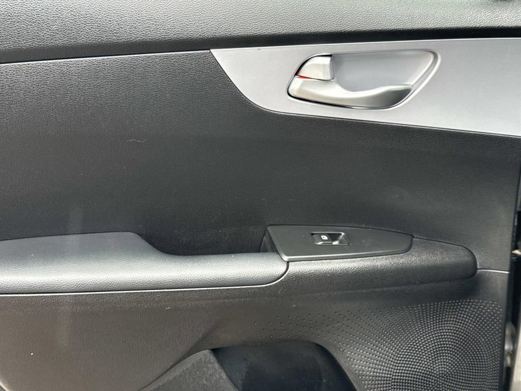 Used 2024 Kia Forte LXS w/ LXS Technology Package image 12