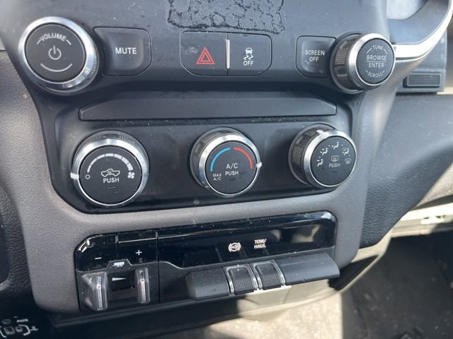 Used 2024 RAM 2500 Big Horn AWD/4WD image 24