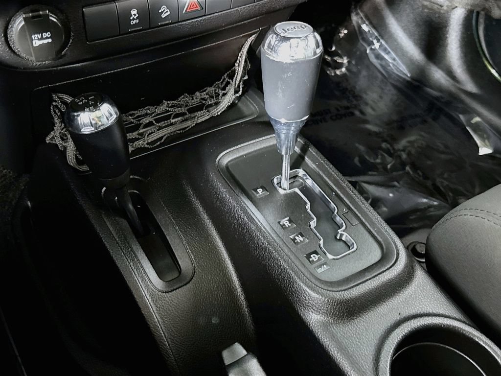 Used 2012 Jeep Wrangler Unlimited Sport w/ Connectivity Group AWD/4WD image 19