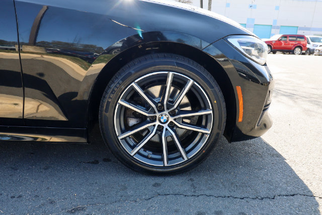 Used 2020 BMW 330i xDrive Sedan w/ Premium Package AWD/4WD image 29