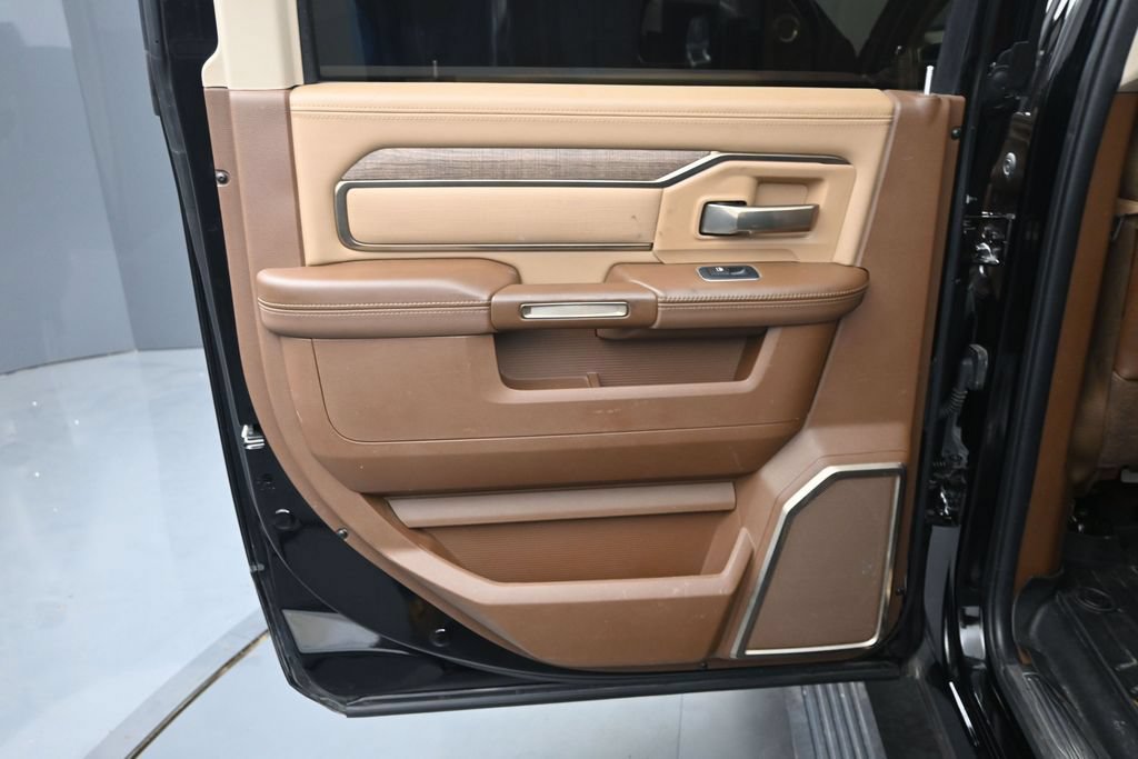 Used 2022 RAM 3500 Limited AWD/4WD image 16