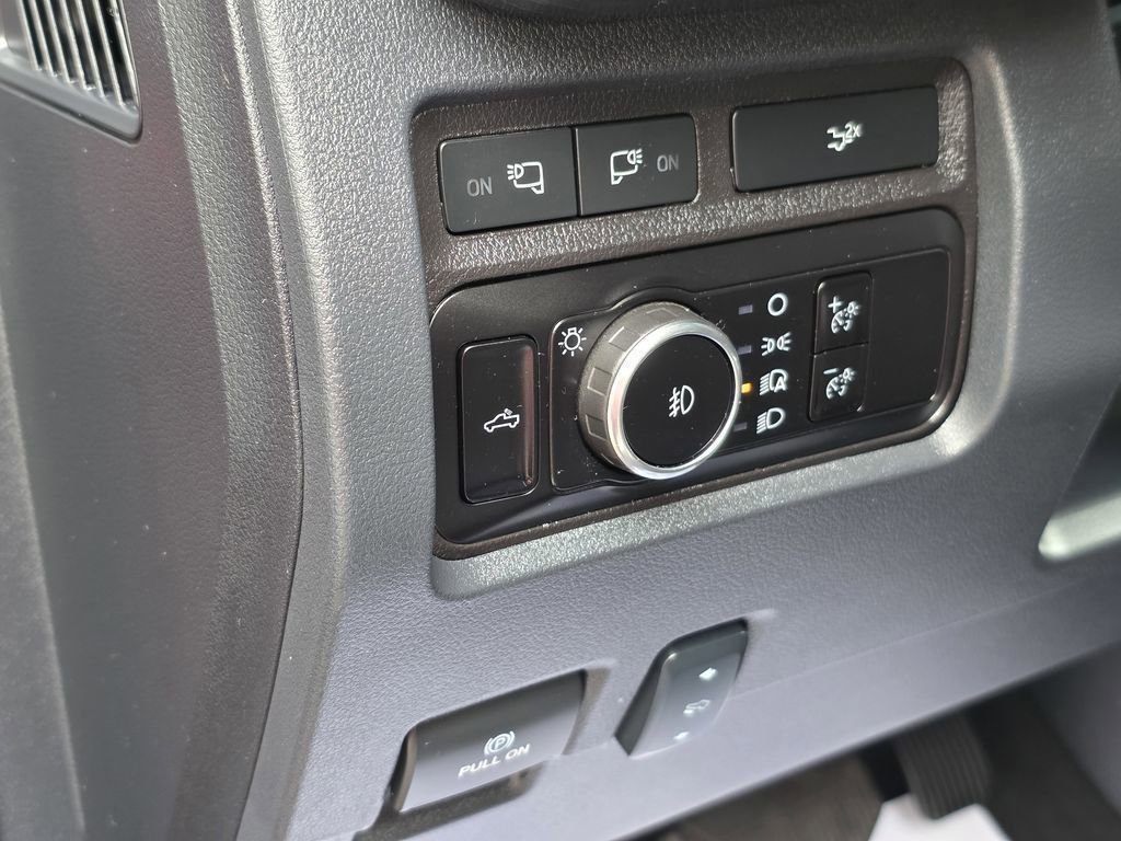 Used 2024 Ford F350 Lariat image 41