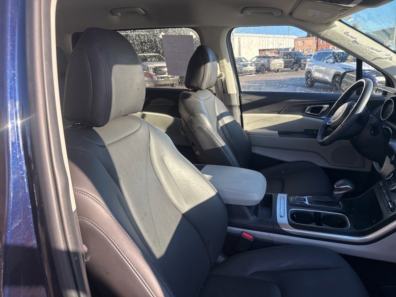 Used 2024 Kia Carnival LX image 10