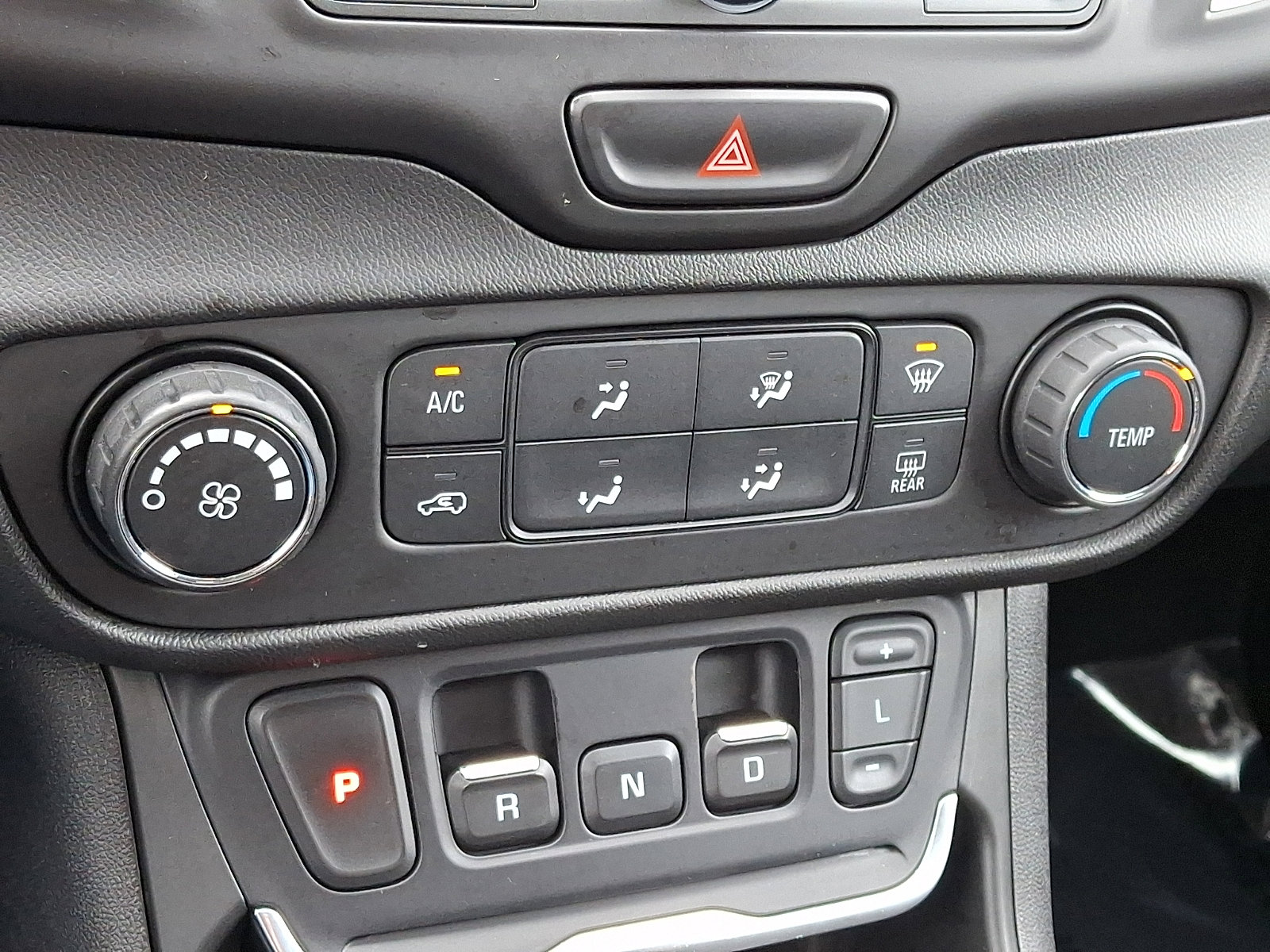 Used 2019 GMC Terrain SLE image 15