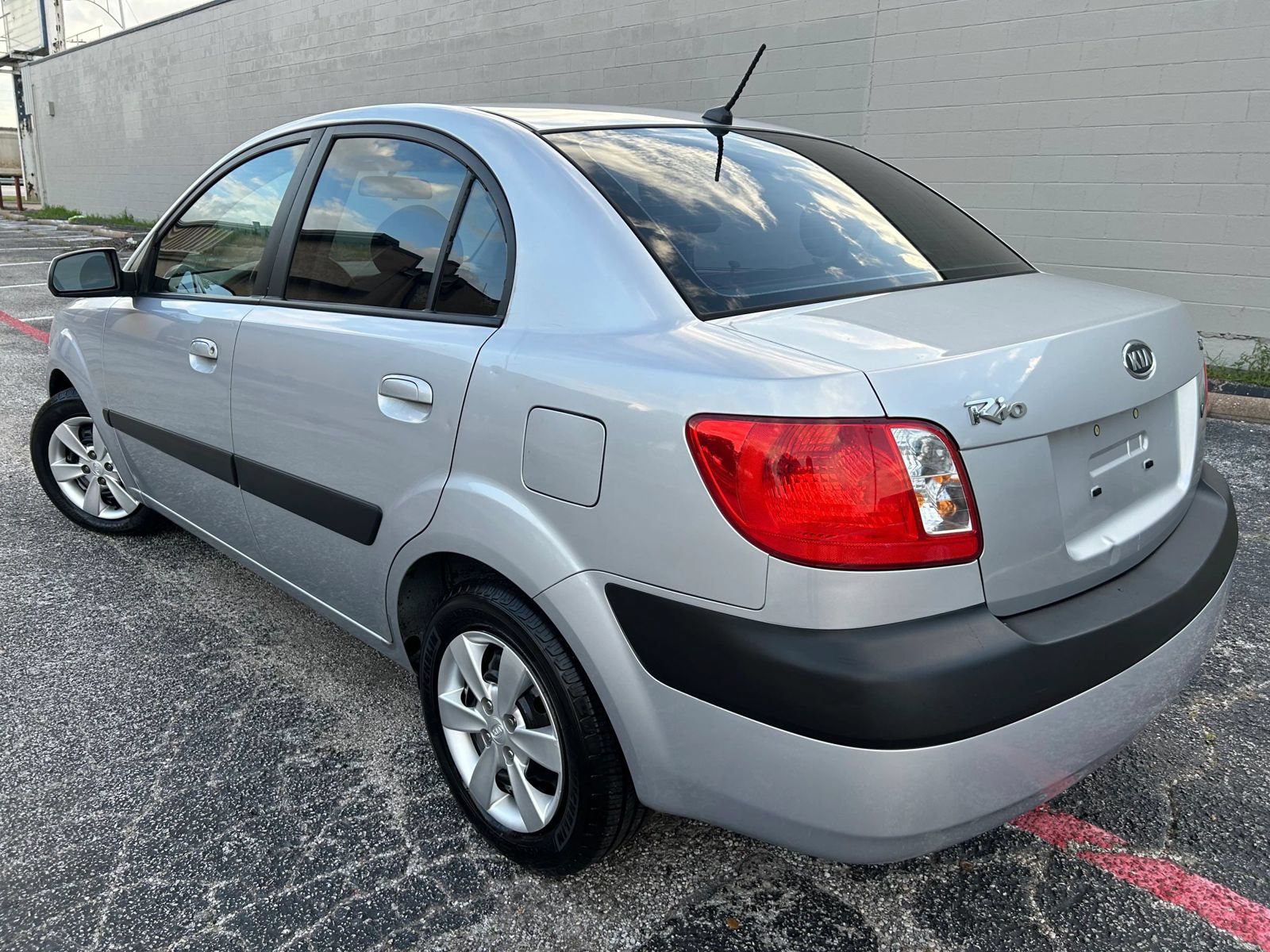 Used 2008 Kia Rio LX FWD image 5