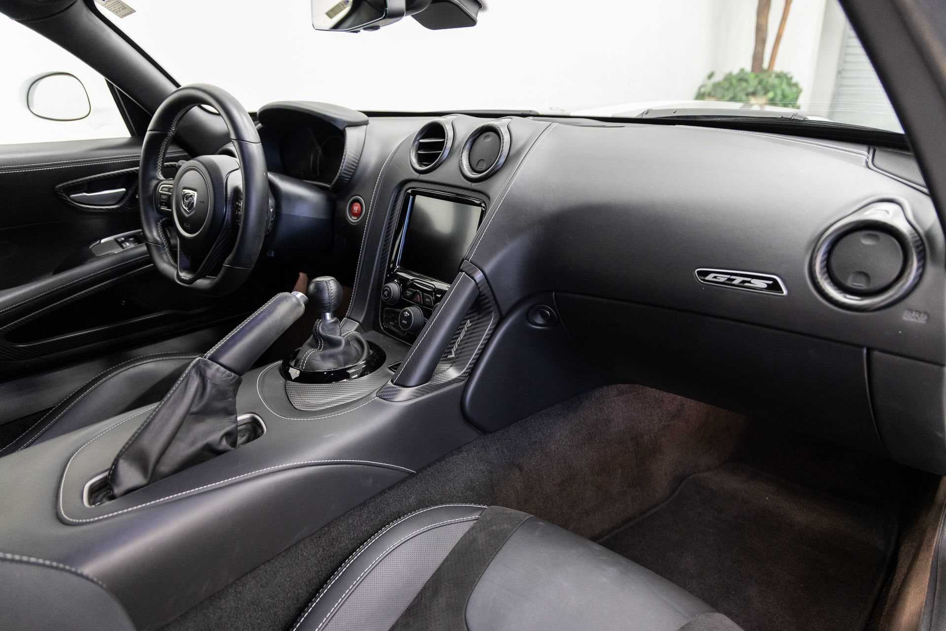 Used 2014 SRT Viper GTS w/ Exterior Carbon Fiber Package RWD image 16