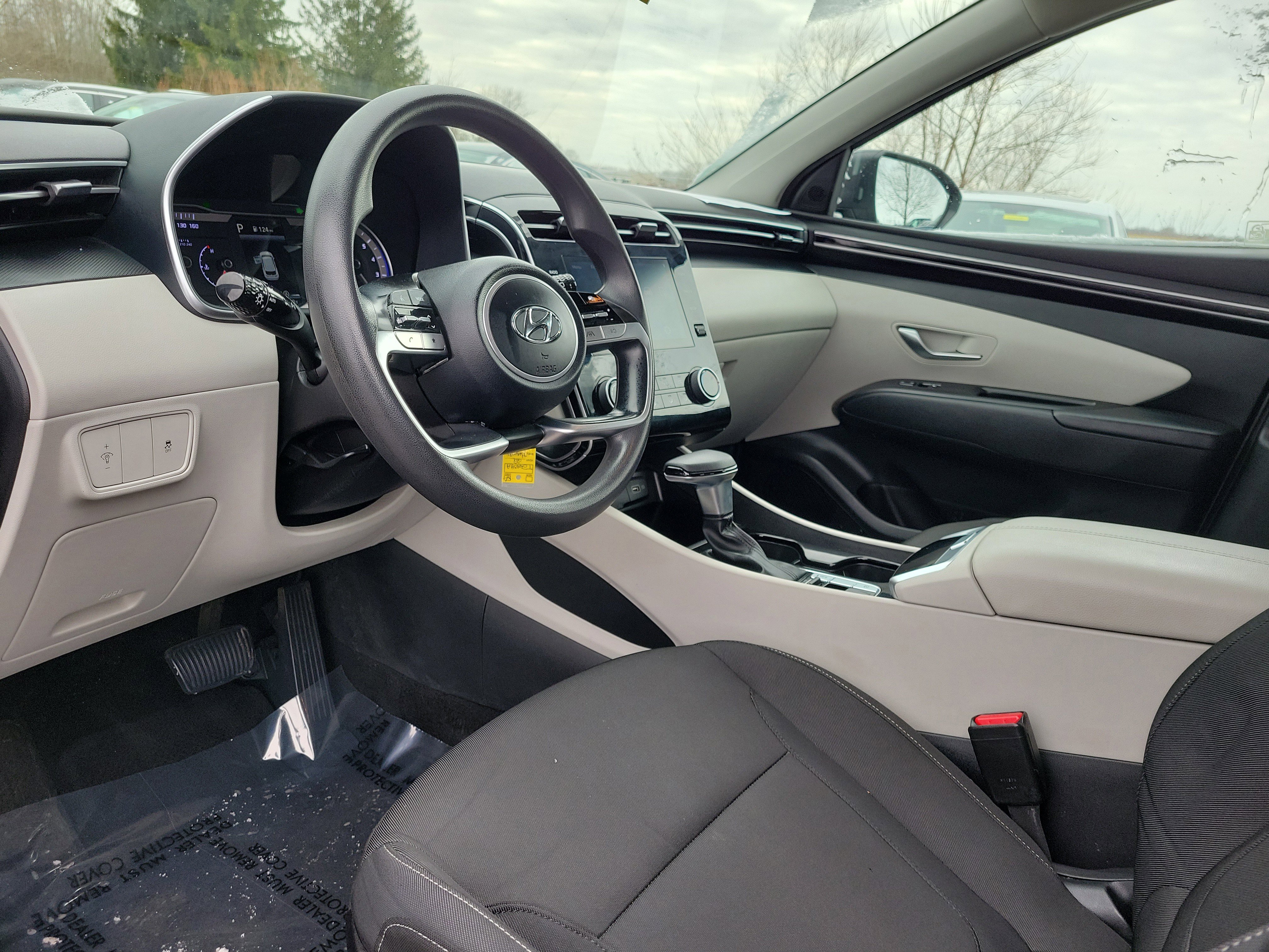 Used 2022 Hyundai Tucson SE image 19