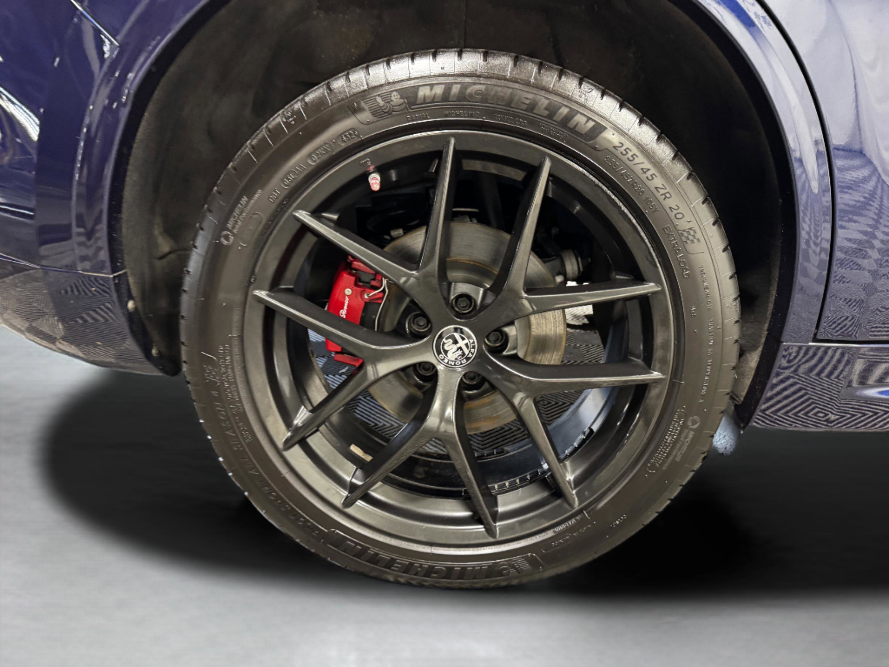 Used 2020 Alfa Romeo Stelvio Ti w/ Nero Edizione image 44