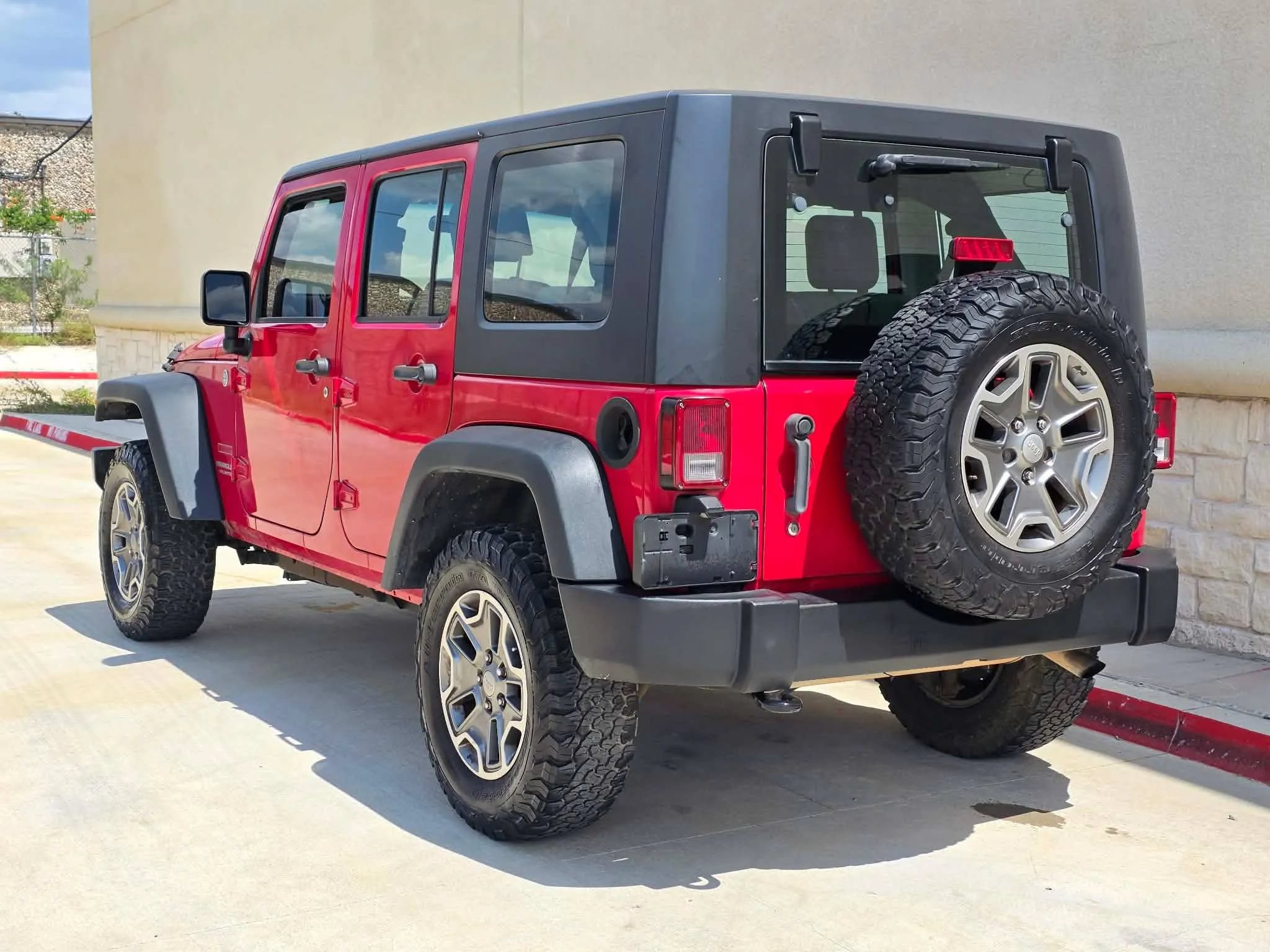Used 2010 Jeep Wrangler Unlimited Sport AWD/4WD image 6