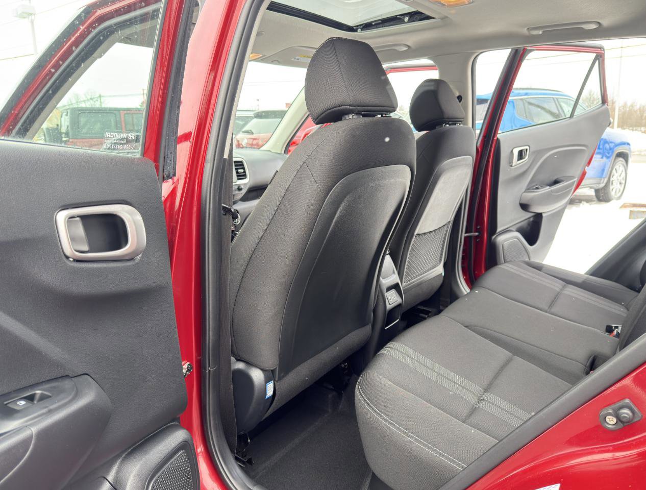 Used 2024 Hyundai Venue SEL FWD image 26