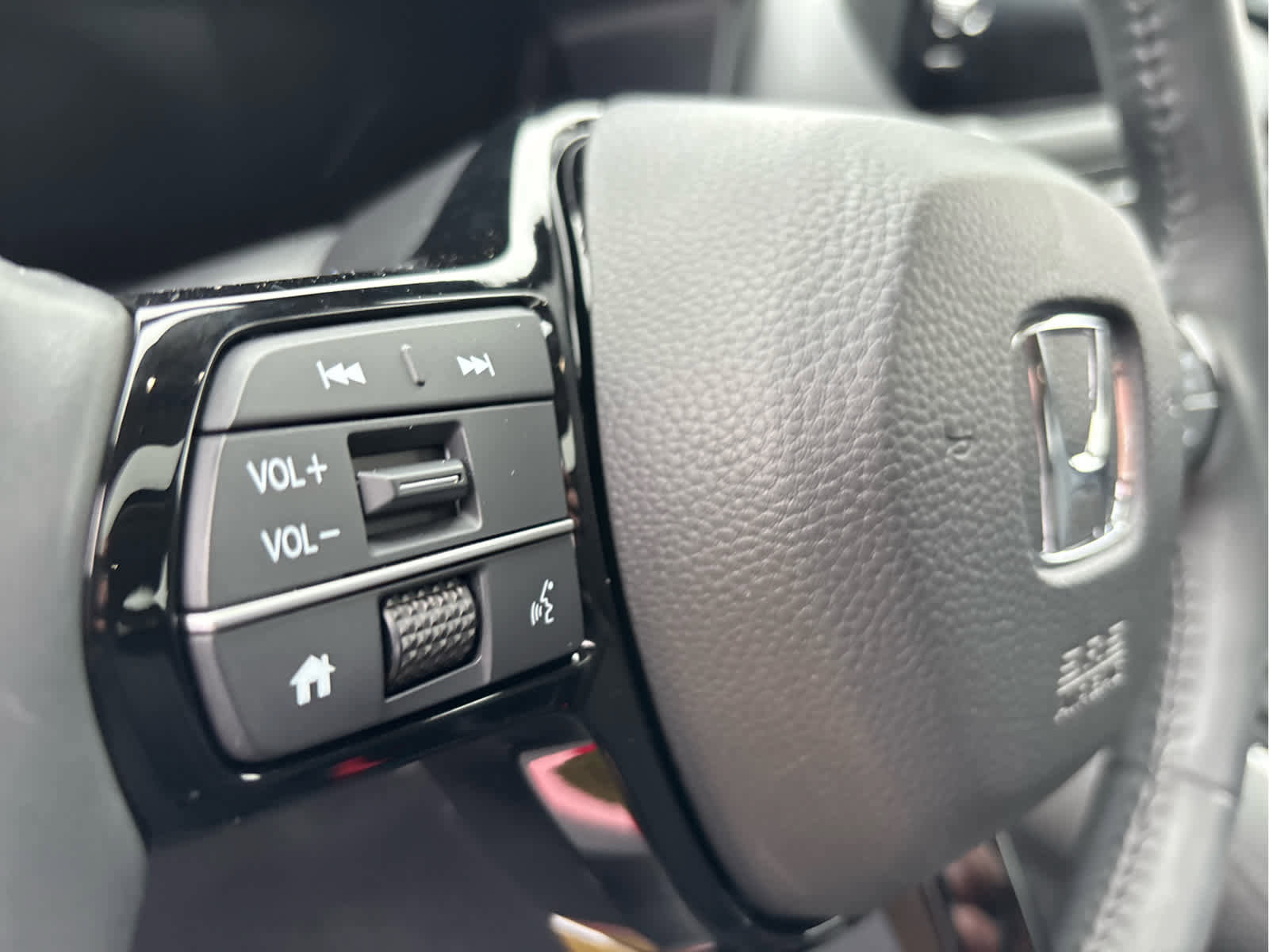 Used 2025 Honda HR-V EX-L image 11