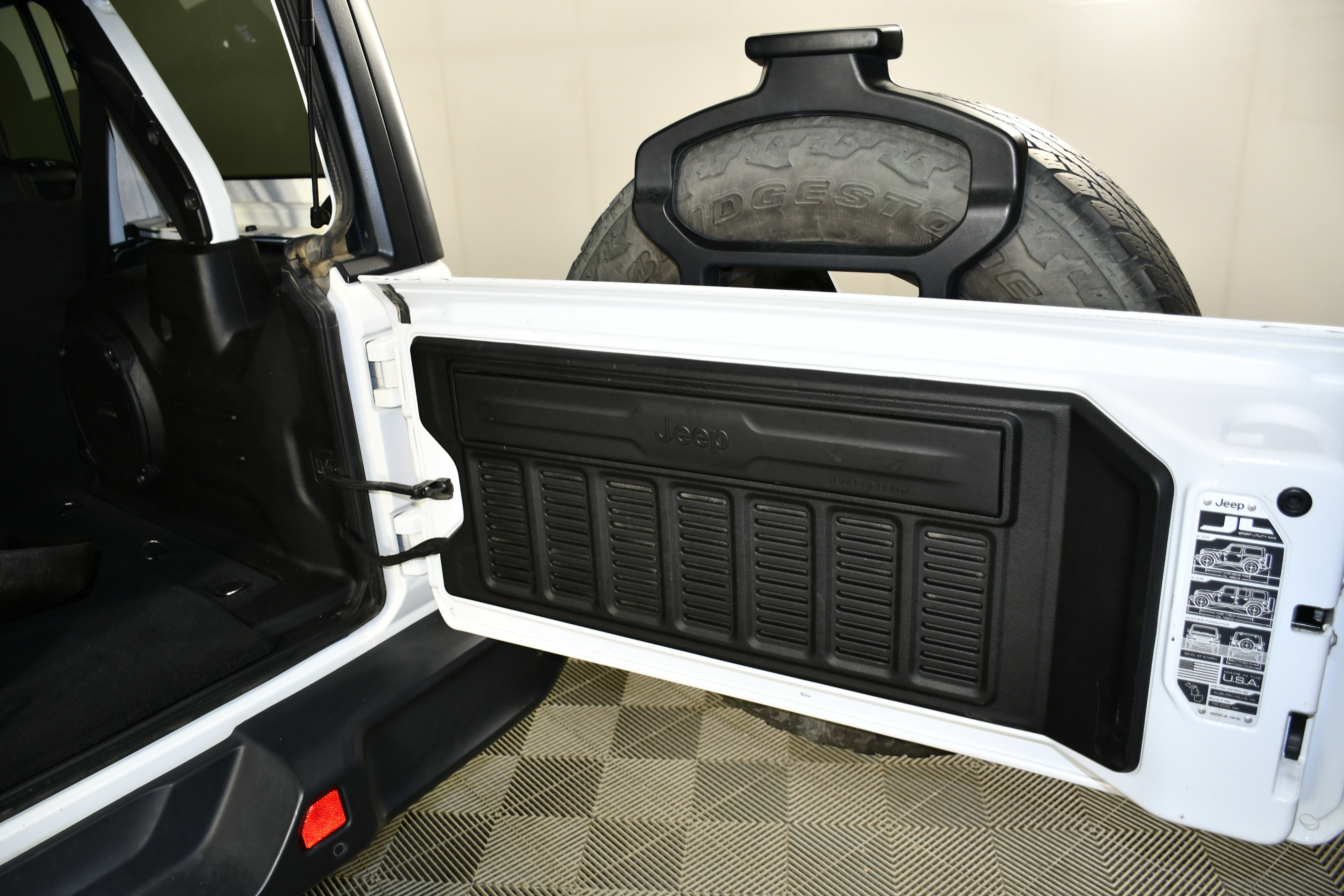 Used 2019 Jeep Wrangler Unlimited Sahara image 51